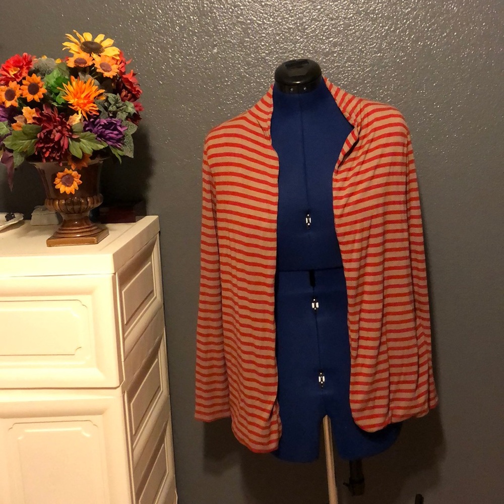 Striped cardigan with pockets!